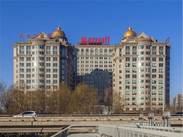 石家庄四支点电动叉车供应